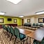 Comfort Inn & Suites St. Pete - Clearwater International Airport