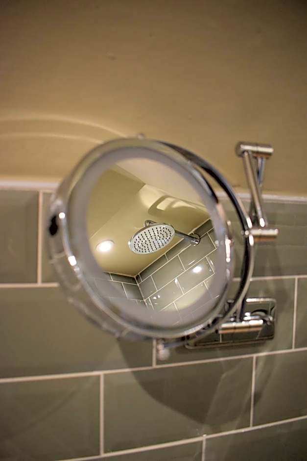 Alma Inn & Dining Rooms