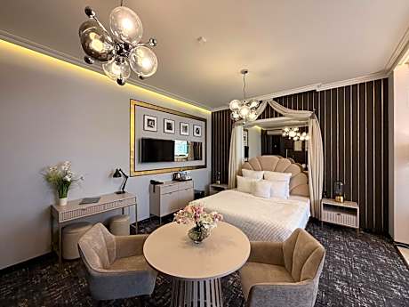 Deluxe Double Room with Bath