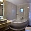Moonshine Hotel & Suites