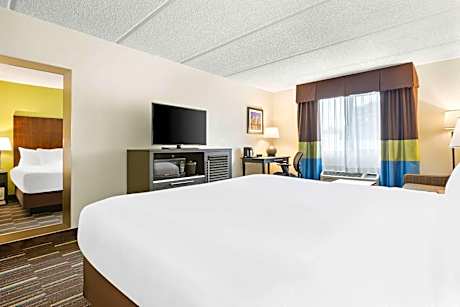 Superior Suite - Non-Smoking
