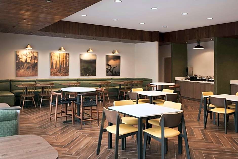 Fairfield Inn & Suites by Marriott Lexington Georgetown/College Inn