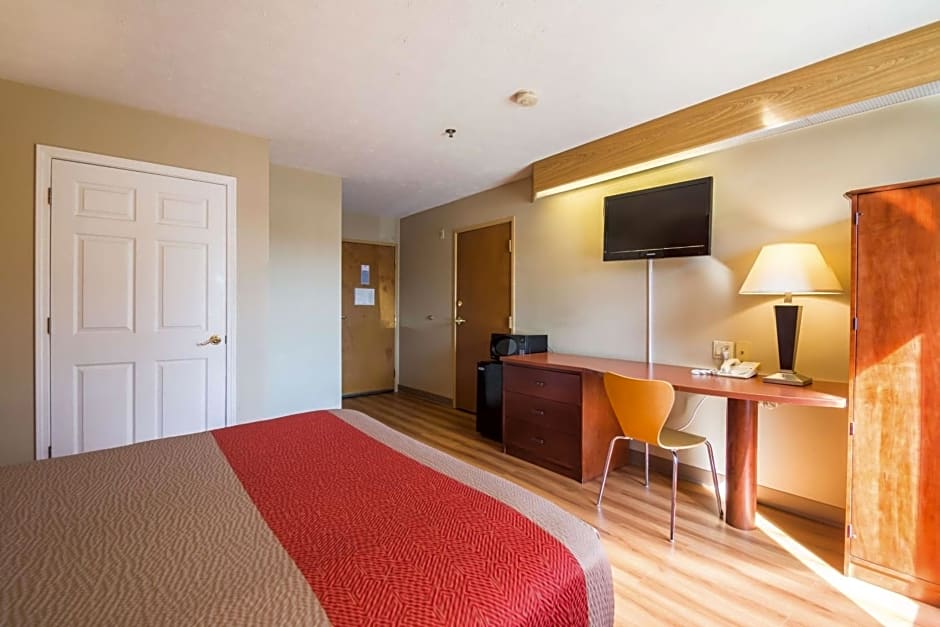 Motel 6-Indianapolis, IN - Airport