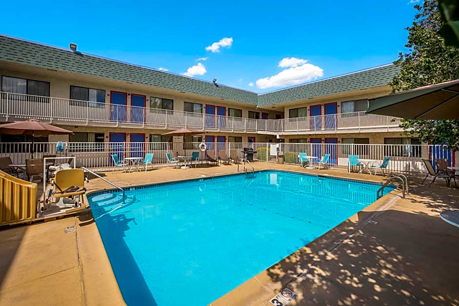 Knights Inn Sierra Vista / East Fry