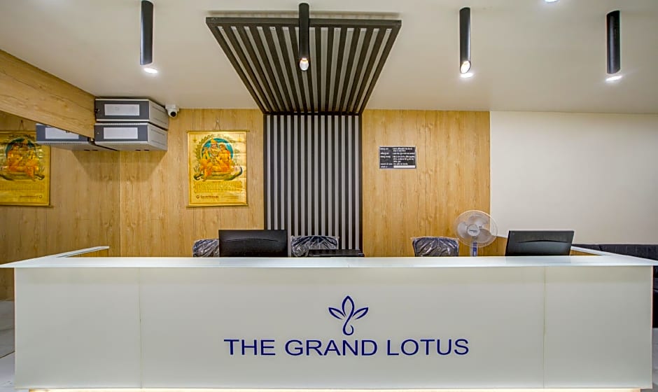Treebo Grand Lotus - 3 Km From Textile Market