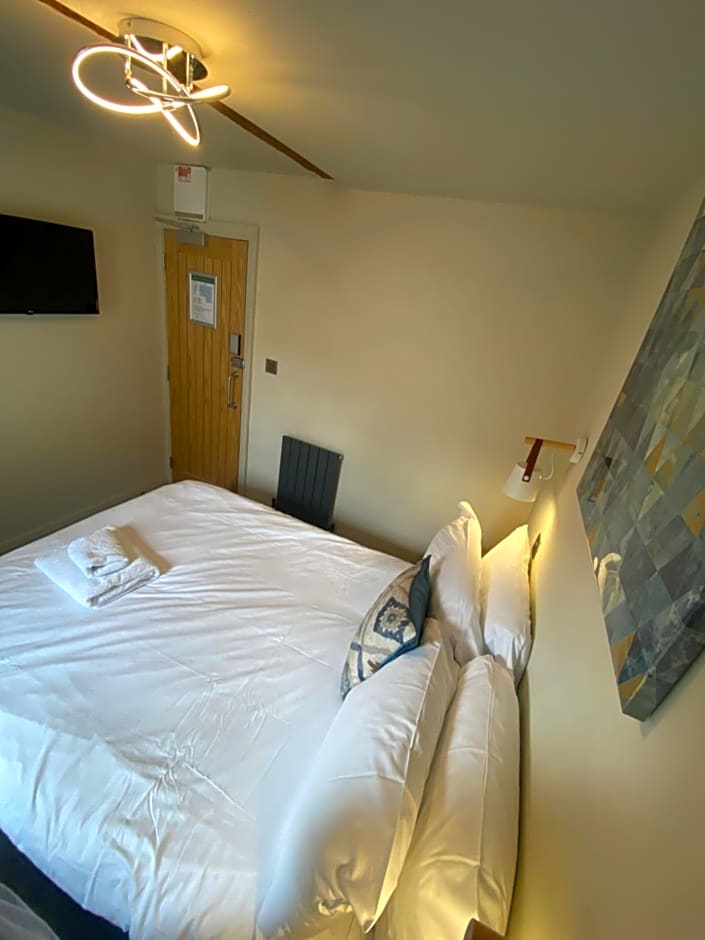 The Hive at Poppi-Red