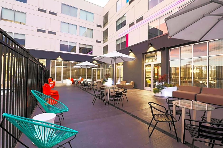 Aloft by Marriott Reno Tahoe International Airport