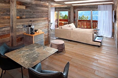 Superior Suite with Mountain View