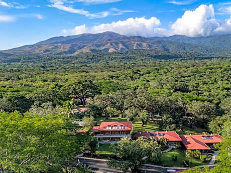 Hacienda Guachipelin Volcano Ranch Hotel & Hot Springs