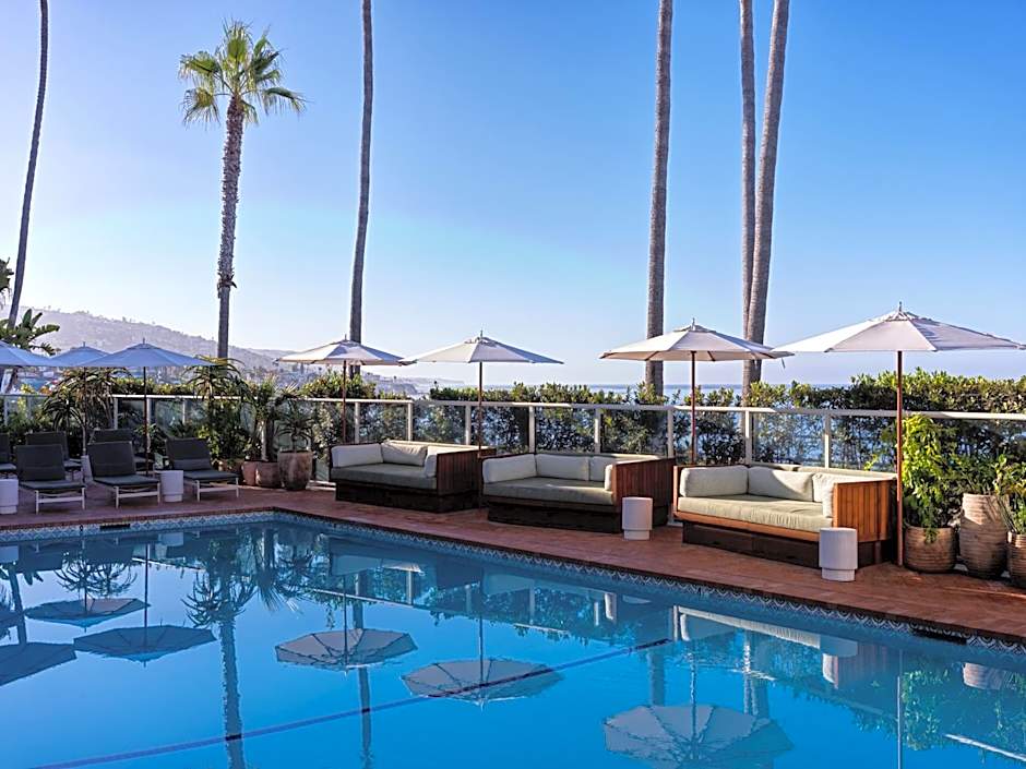 Casa Loma Beach Hotel