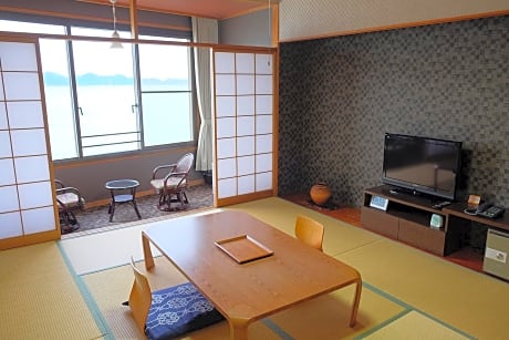 Japanese-Style Standard Room with Shared Bathroom and Sea View