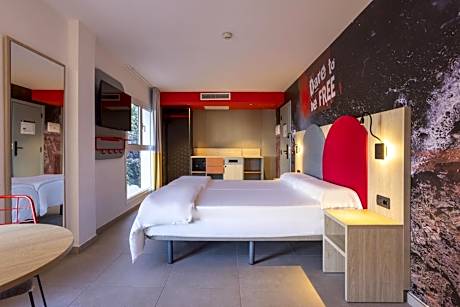 Quad Room
