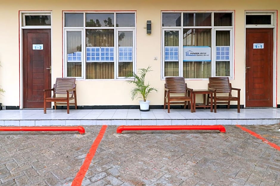 Penginapan Pondok Rizqi Syariah