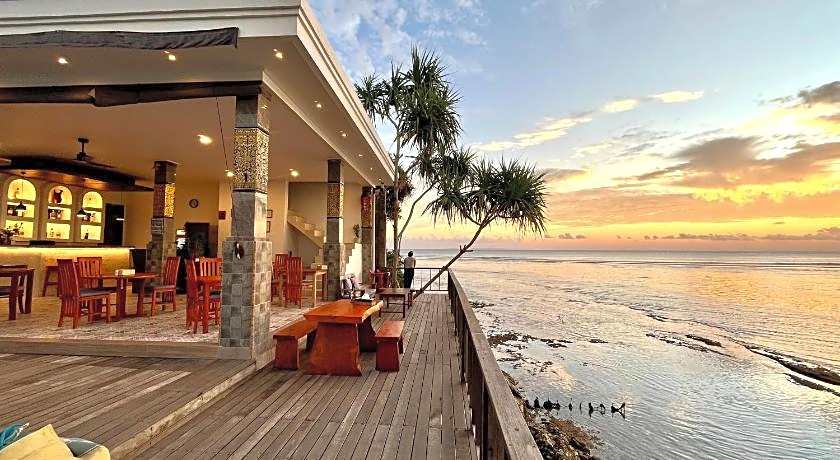 Nusa Veranda Sunset Villas & Restaurant