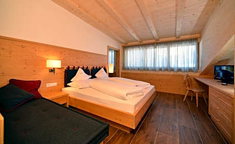 One-Bedroom Apartment with Balcony