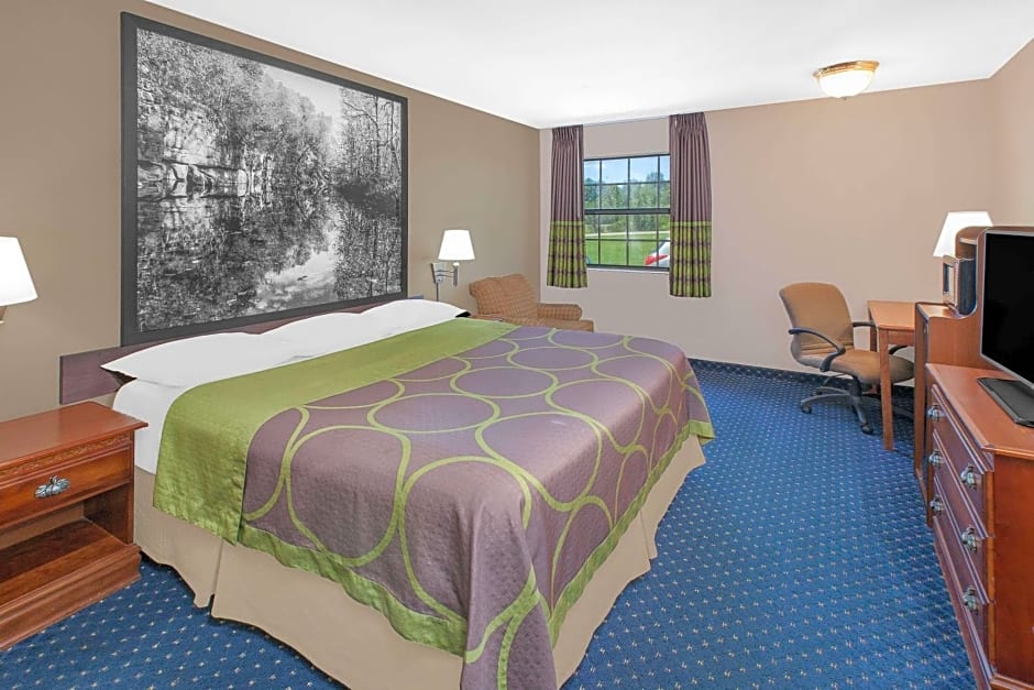 Super 8 by Wyndham Lowell/Bentonville/Rogers Area