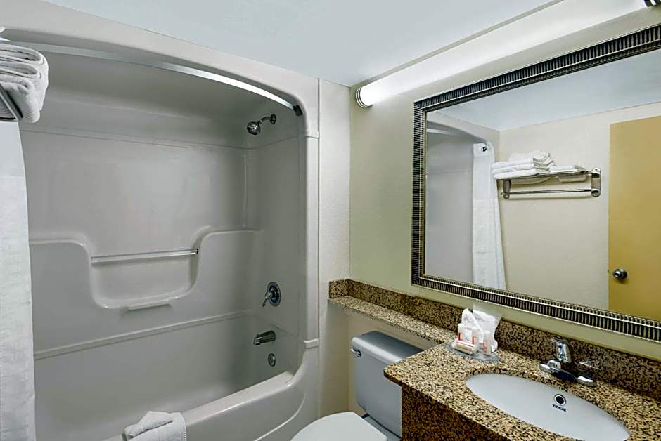 Days Inn by Wyndham Geneva/Finger Lakes