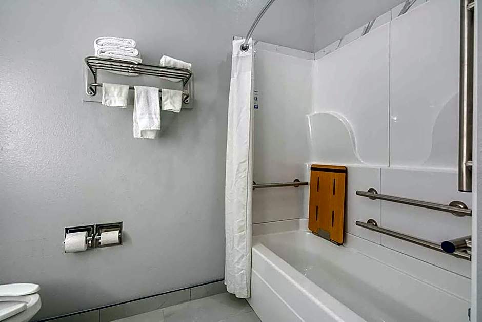 Americas Best Value Inn & Suites Lake Charles at I-210 Exit 11