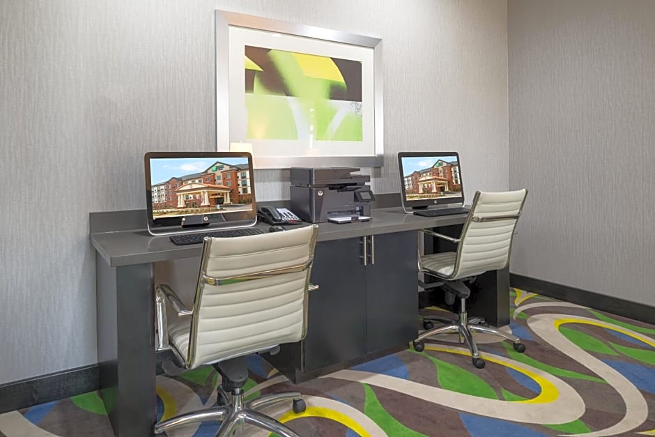 Holiday Inn Express and Suites Norman, an IHG Hotel