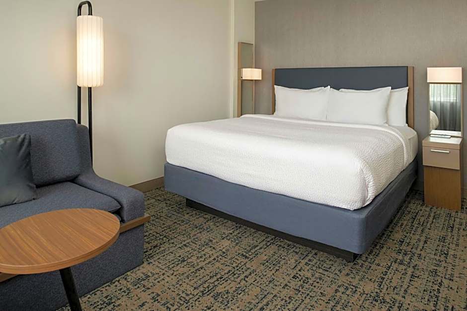 Courtyard by Marriott Houston City Place