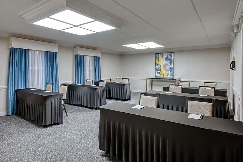 Crowne Plaza Albany - The Desmond Hotel By IHG