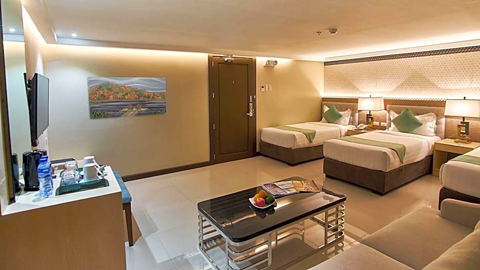 J7 HOTEL