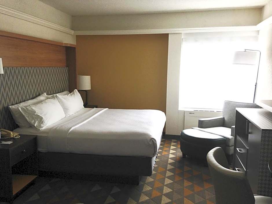 Holiday Inn Hotel And Suites Pittsfield-Berkshires By IHG