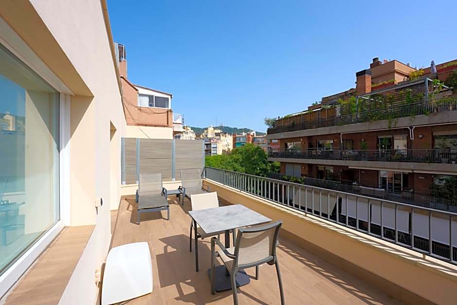 Catalonia Castellnou Hotel