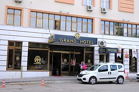 An Grand Hotel