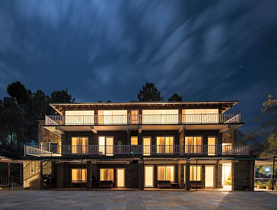 Kasar Rainbow Yoga Retreat