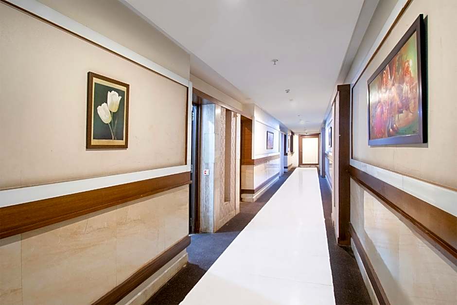 897 Hotel Surabhi Elite – Hyderabad, IN