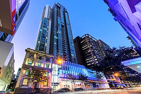 Oaks Brisbane on Charlotte Suites