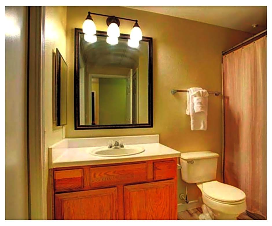 The Reside Fully Furnished Condos - Medical Stays Welcome