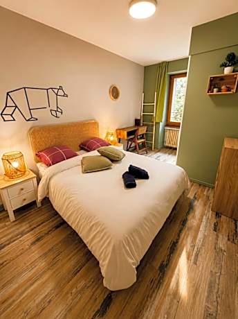 1861 Châtel Hostel