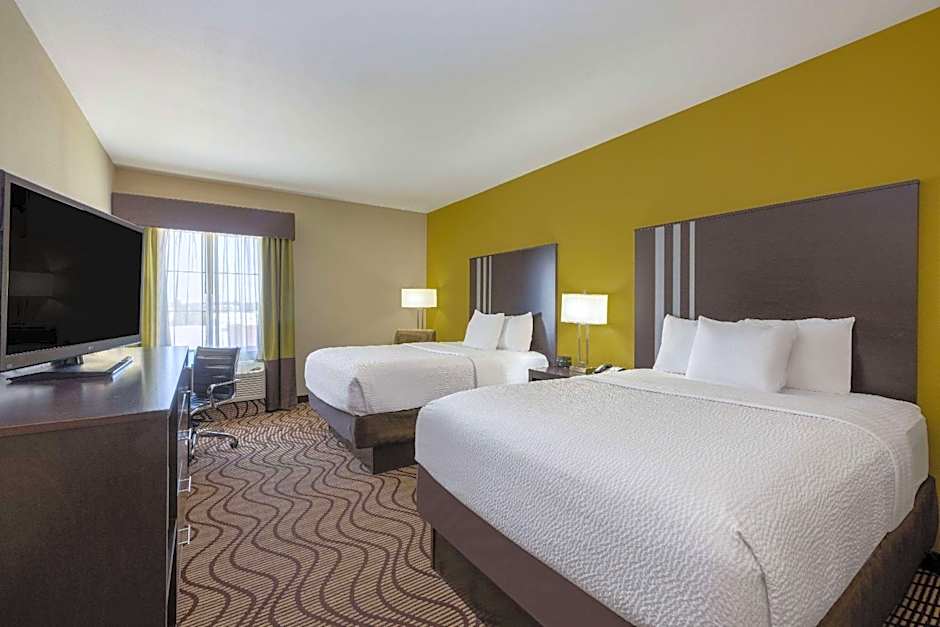 La Quinta Inn & Suites by Wyndham Artesia