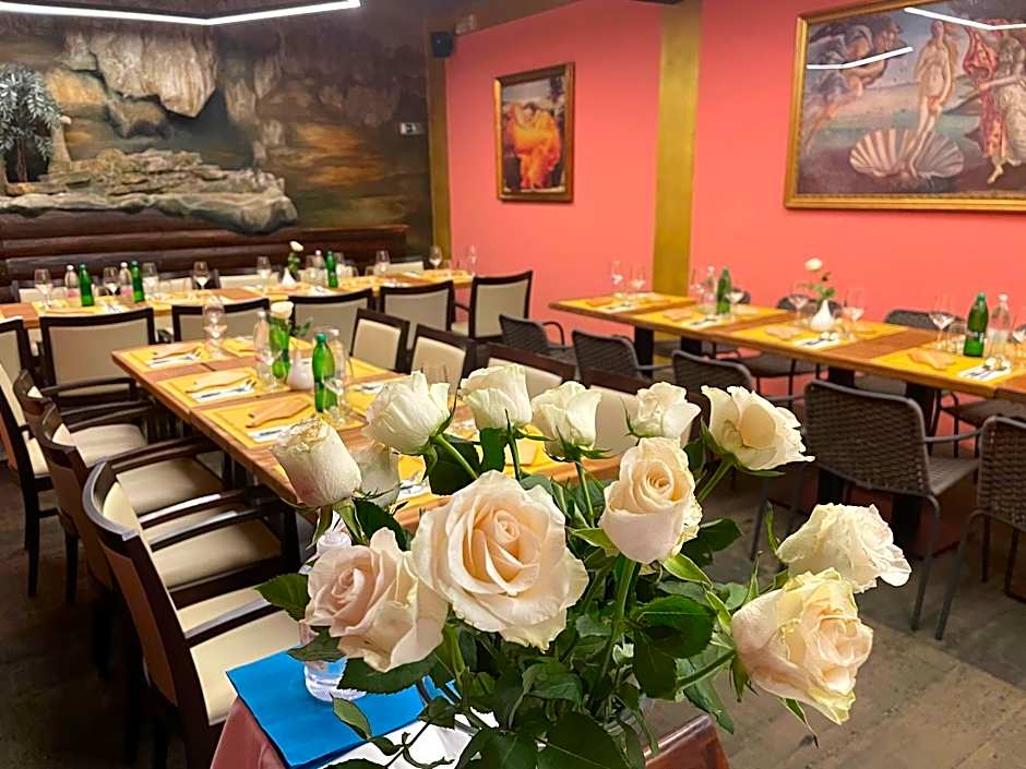 MADONCA ROOMS & RESTAURANT