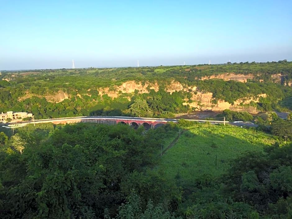 Hotel Puente Nacional & Spa