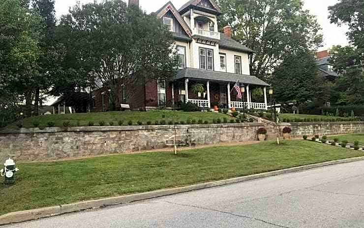 Evans Holly Grove Inn Bed and Breakfast