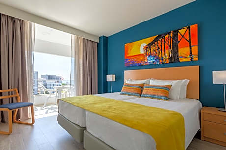 One-Bedroom Apartment with Balcony