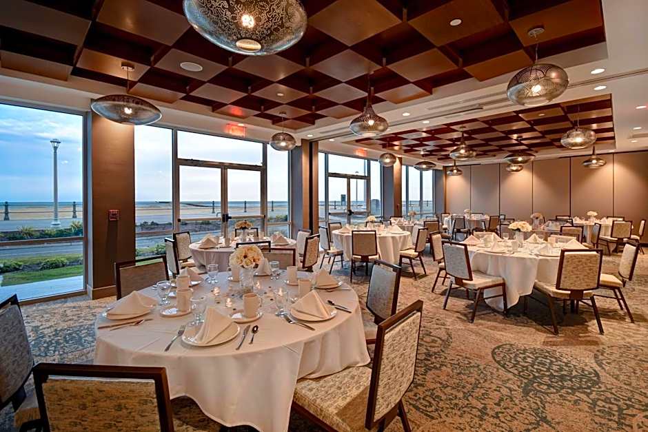 DoubleTree by Hilton Virginia Beach Oceanfront South