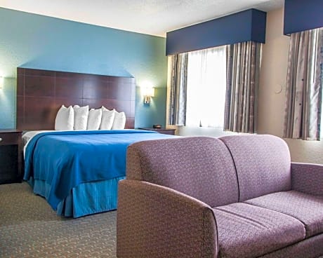 1 King Bed, Suite, No Smoking