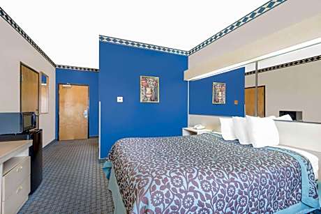 Queen Room - Smoking