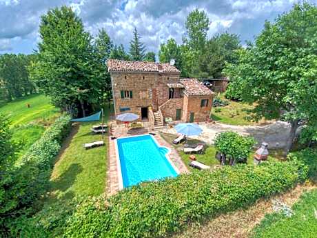 Scenic Hideaway with Pool