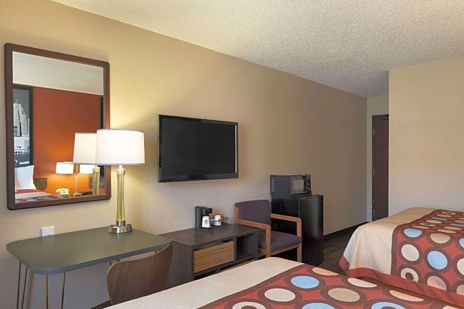 Super 8 by Wyndham Taylor/Detroit Area
