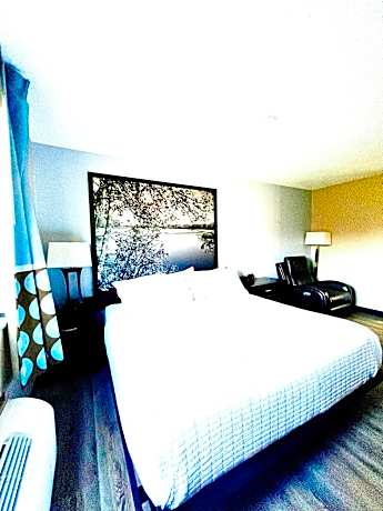 Queen Room - Non-Smoking