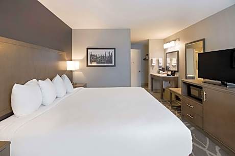 1 King Mobility Access Roll In Shower Microwave Fridge Wi-Fi Non-Smoking Full Breakfast