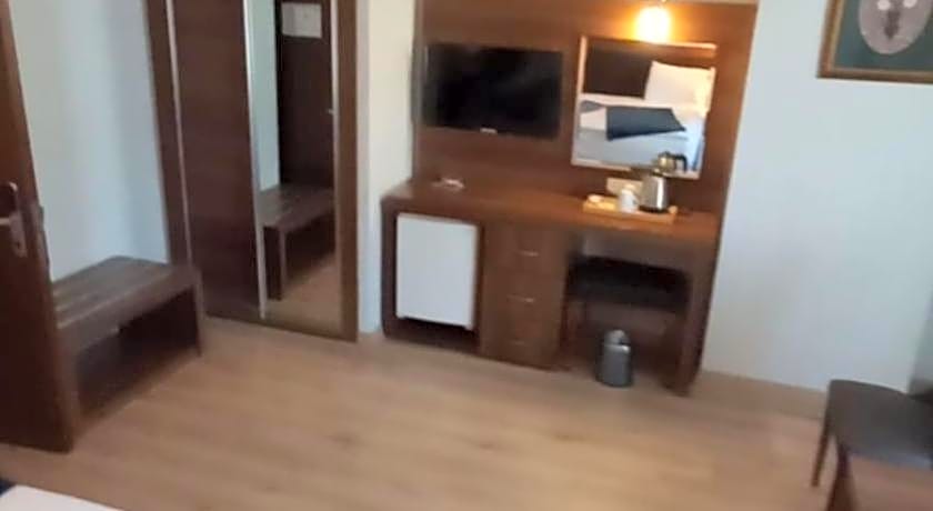 Rhiss Hotel Bostanci