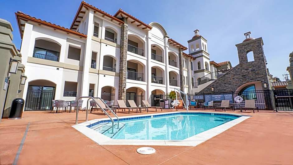 La Quinta Inn & Suites by Wyndham Santa Cruz