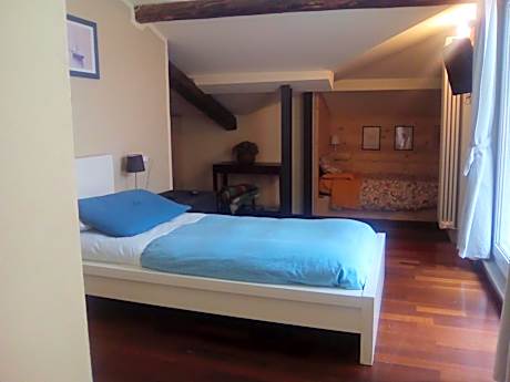 Twin Room with Shower