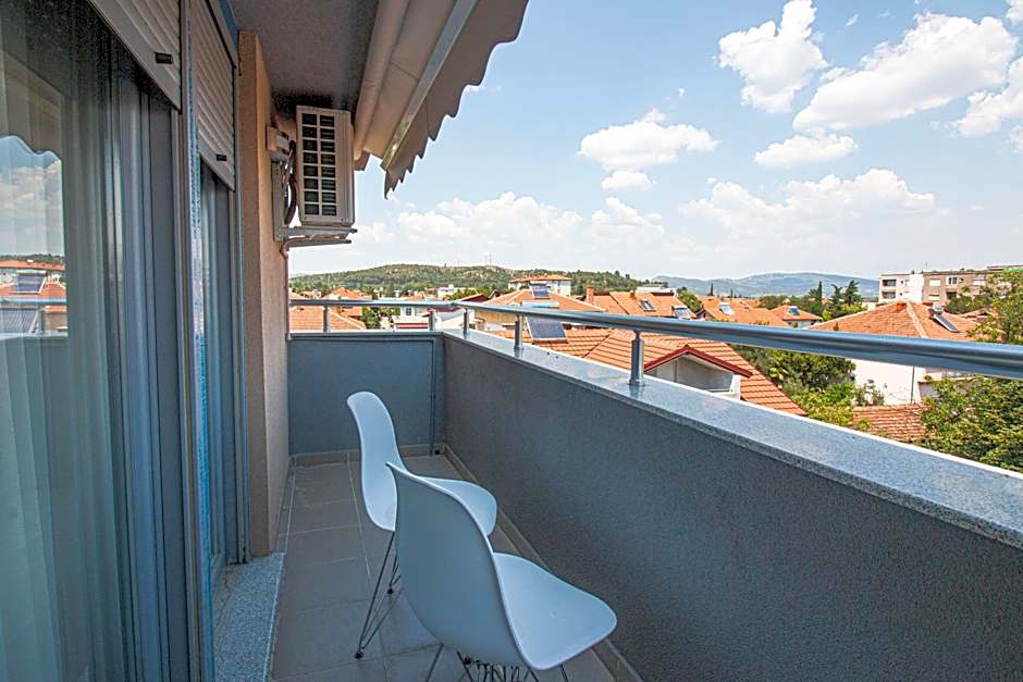 OASIS Apartments